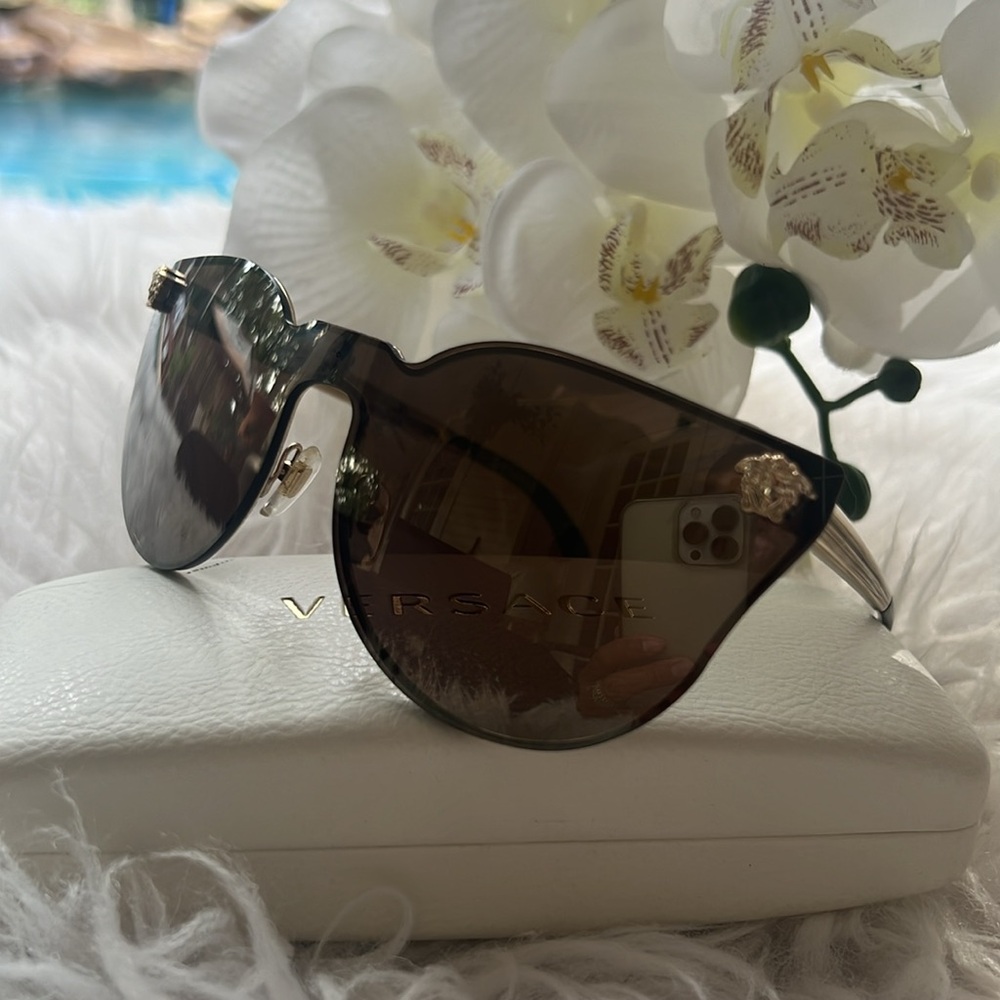 Versace Mirrored Authentic Cat-Eye Sunglasses - image 5